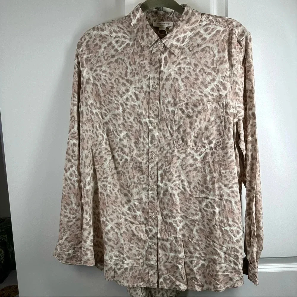 Beach Lunch Lounge Cheetah‎ Button Front Shirt size Large NWT Alana Classic
